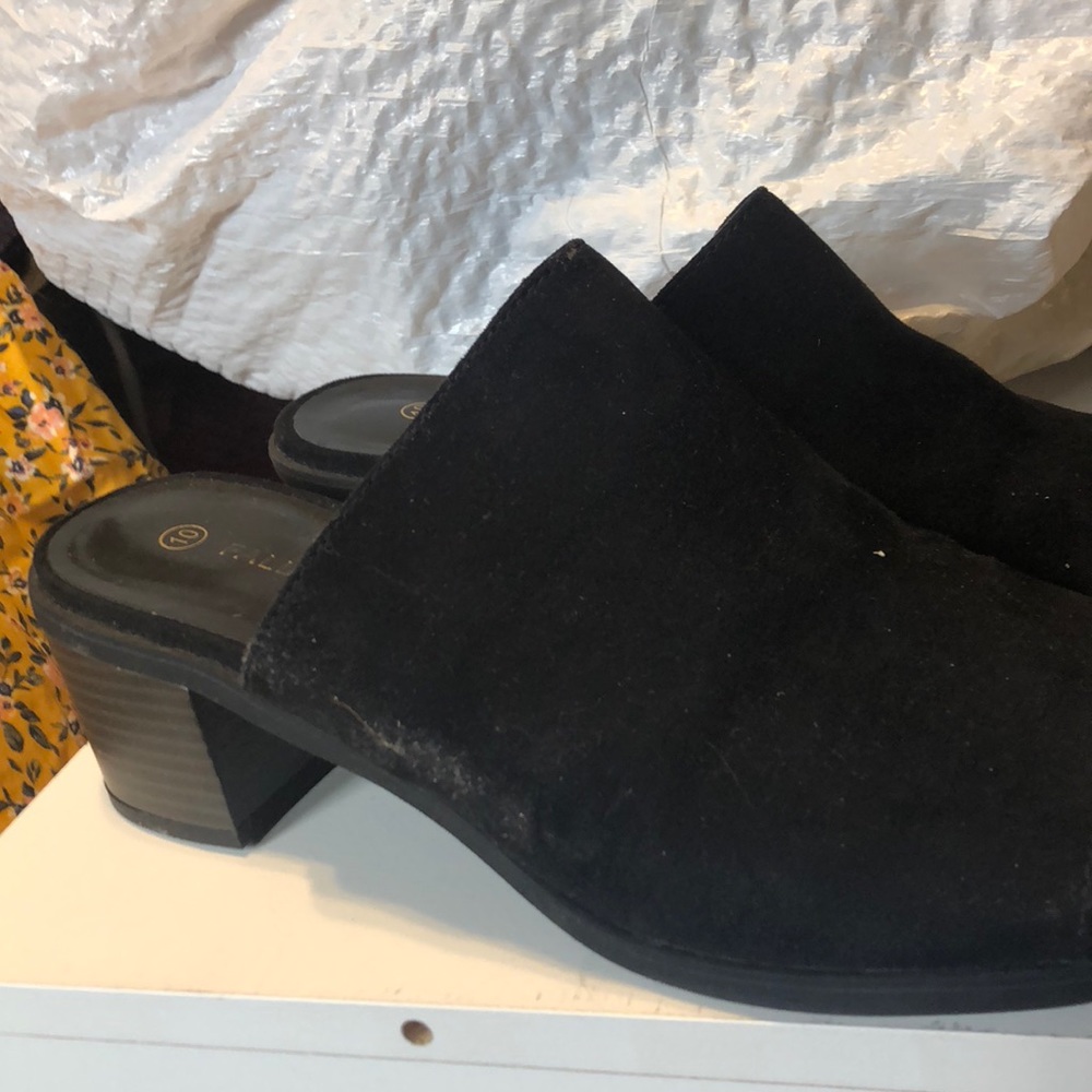 shoes - Picture 2 of 2